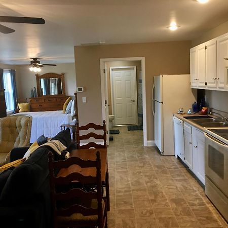 A Mighty Oak B&B Pilot Mountain Room photo